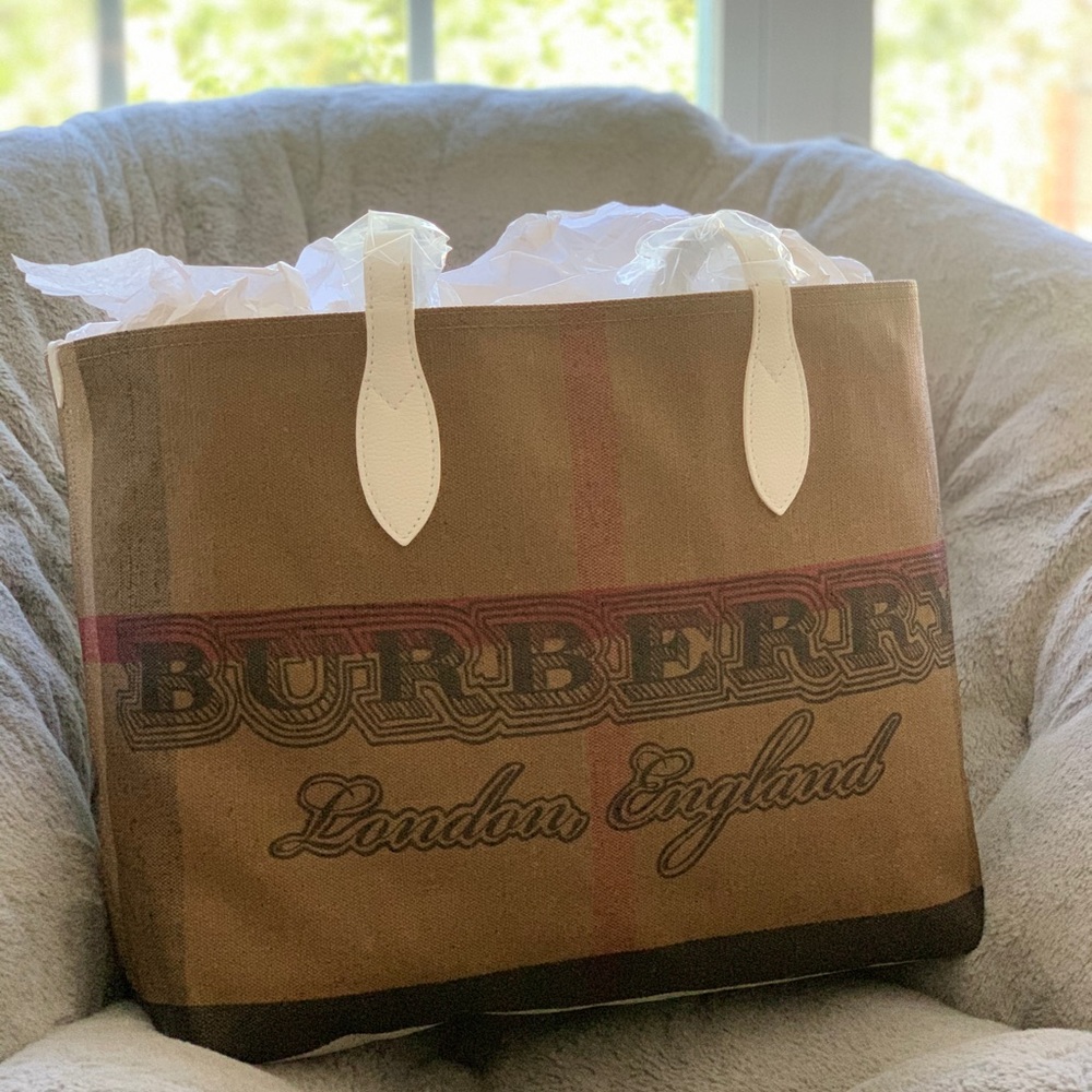 Burberry Reversible Canvas White Medium Tots